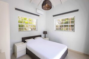 2 bedrooms, iron/ironing board, WiFi, bed sheets - Artiko Luxury Suites - Jan Thiel (Jan Thiel)