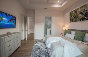 4 bedrooms, desk, iron/ironing board, travel cot