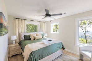 4 室のベッドルーム、アイロン / アイロン台、WiFi (無料)、ベッドシーツ