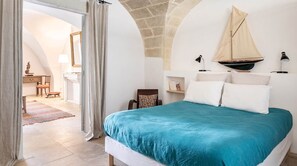 1 chambre, fer et planche Ă repasser, Wi-Fi gratuit, draps fournis