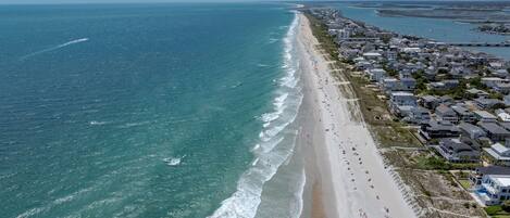 Plage à proximité, chaises longues