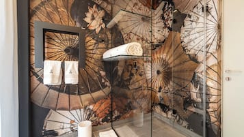 Campo de' Fiori - Design Room | 浴室 | 吹风机、浴袍、拖鞋、毛巾