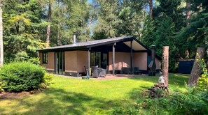 Exterior - Enjoy nature and tranquility at Bosbungalow Oosterhaard (Giethmen)