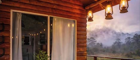 Cabin, Mountain View | Free WiFi, bed sheets