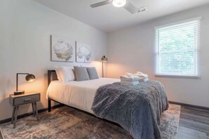 2 habitaciones, tabla de planchar con plancha y wifi gratis 