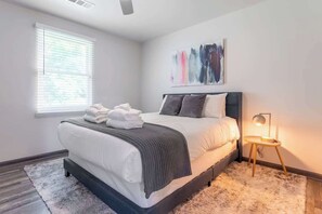 2 chambres, fer et planche à repasser, Wi-Fi gratuit, draps fournis