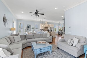 Smart TV, fireplace - Gulf Views, Prime 30A Location, Large Private Pool, Outdoor TV, Bikes (Santa Rosa Beach)