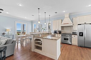 Fridge, microwave, oven, stovetop - Gulf Views, Prime 30A Location, Large Private Pool, Outdoor TV, Bikes (Santa Rosa Beach)