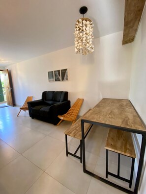 Family Apartment | Living area | TV - Flat 10 Residencial Praça 19 by La Playa (Ipojuca)