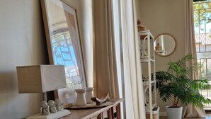 Interior - Le Champ du Roy (Chasse-sur-Rhône)