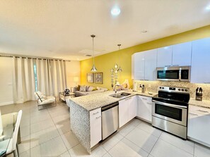 Dishwasher - Fabulous 3BR Retreat Townhouse near Disney Parks (Davenport)