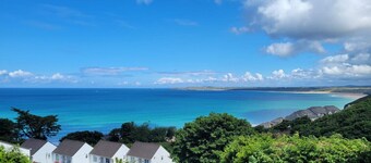 Morva - Carbis Bay - Four Bedroom House, Sleeps 8