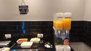 Bao gồm bữa sáng buffet hàng ngày 