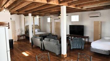 2 chambres, fer et planche Ă repasser, Wi-Fi gratuit, draps fournis