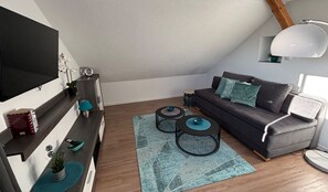 Smart TV, books - Gemütliche Naturnahe Ferienwohnung in Oberbayern "Am Weiher" (Denklingen)