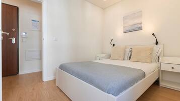 3 habitaciones, tabla de planchar con plancha y wifi gratis