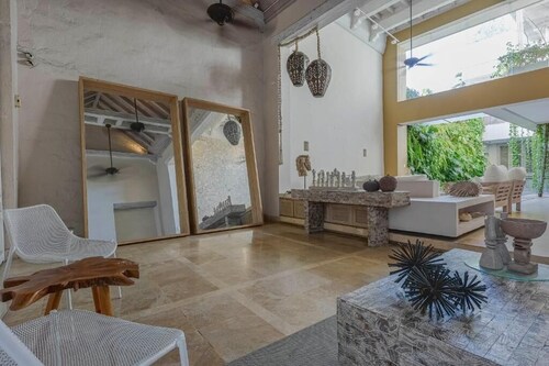 Casa Charlies Can