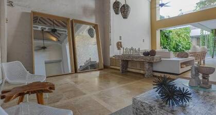 Casa Charlies Can