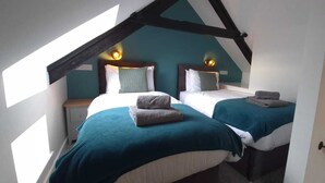 Unclassified image, 2 of 15, button - Dog Friendly 18th Century Cottage (Saundersfoot)