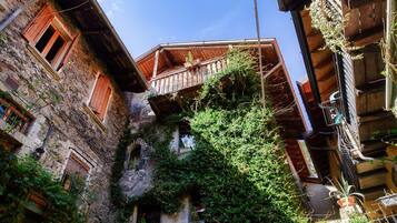 Apartment, Balkon | 1 Schlafzimmer, hochwertige Bettwaren, Bügeleisen/Bügelbrett, Babybetten