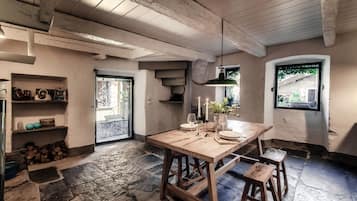 Huoneisto, parveke | Ruokasali