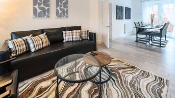Economy House, Garden View | Living area | Smart TV, Netflix, streaming services