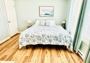 3 bedrooms, iron/ironing board, travel crib, free WiFi - Steps to Beach seaside retreat. 3BR 2BA home where comfort meets charm; (Hampton)