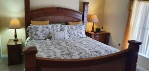 3 bedrooms, iron/ironing board, WiFi, bed sheets
