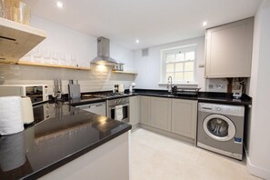 Frigorífic, microones, forn i rentaplats 