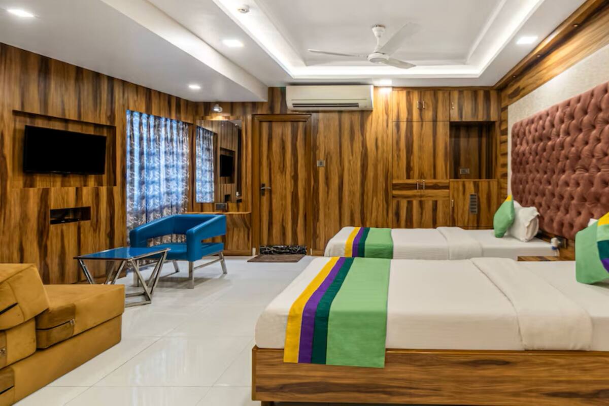 Zimmersafe, laptopgeeigneter Arbeitsplatz, schallisolierte Zimmer