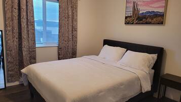 2 chambres, fer et planche Ă repasser, Wi-Fi, draps fournis