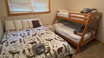 5 bedrooms, iron/ironing board, travel crib, free WiFi