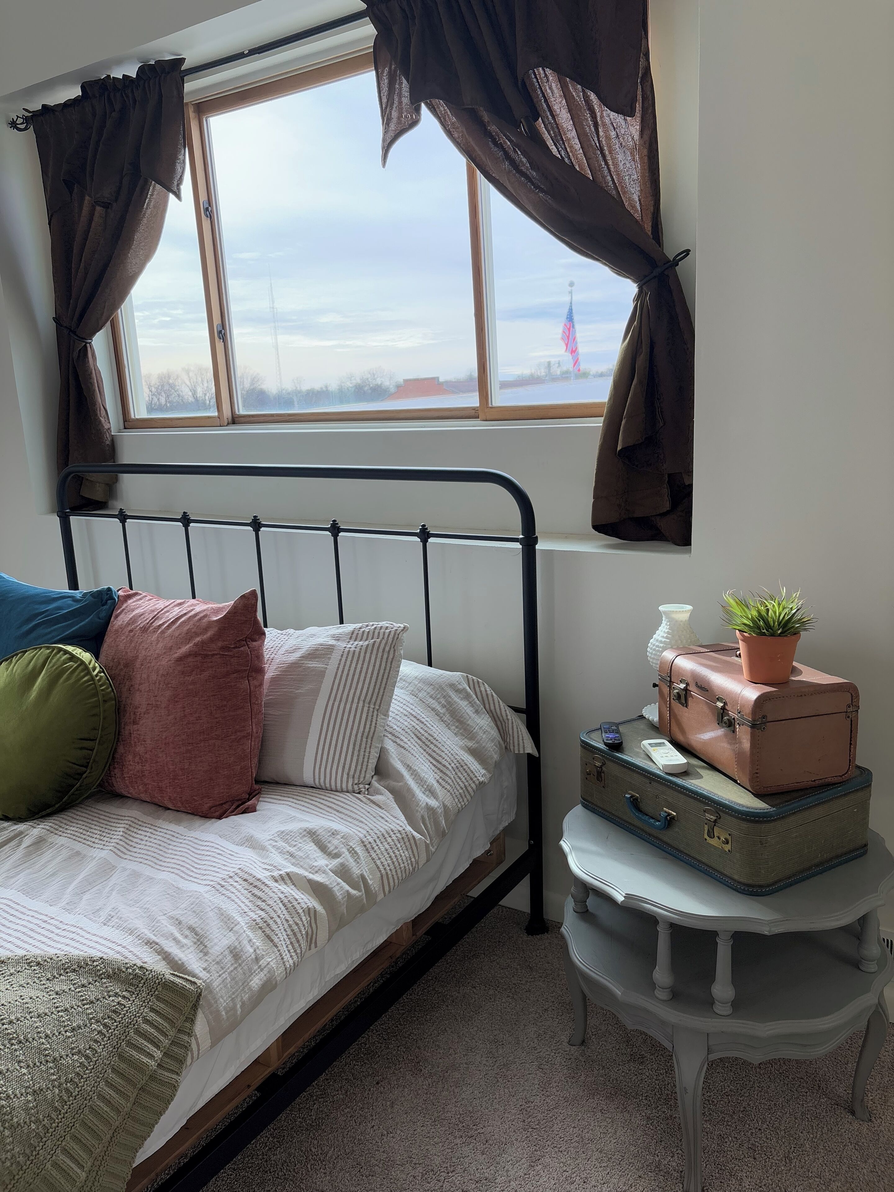 2 多间卧室、熨斗/熨衣板、WiFi、床单