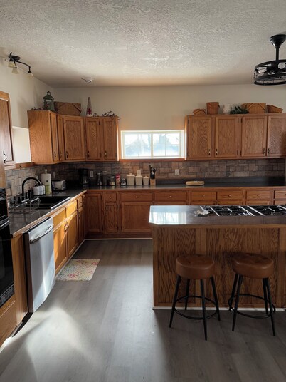 Relaxing Small-Town Retreat in Lawrenceville