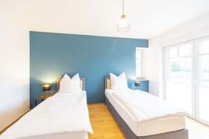 5 Schlafzimmer, Bügeleisen/Bügelbrett, Bettwäsche