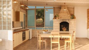 Dining - Apartment 'Bacio' with Shared Pool, Wi-Fi and Air Conditioning (Putignano)