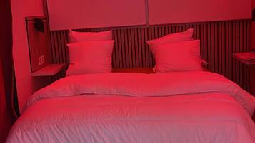 1 habitación, tabla de planchar con plancha, wifi y ropa de cama
