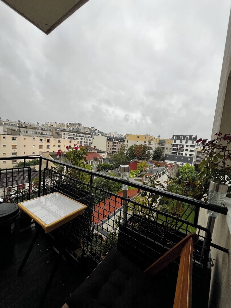 Cosy apartment with views over Paris photo 6