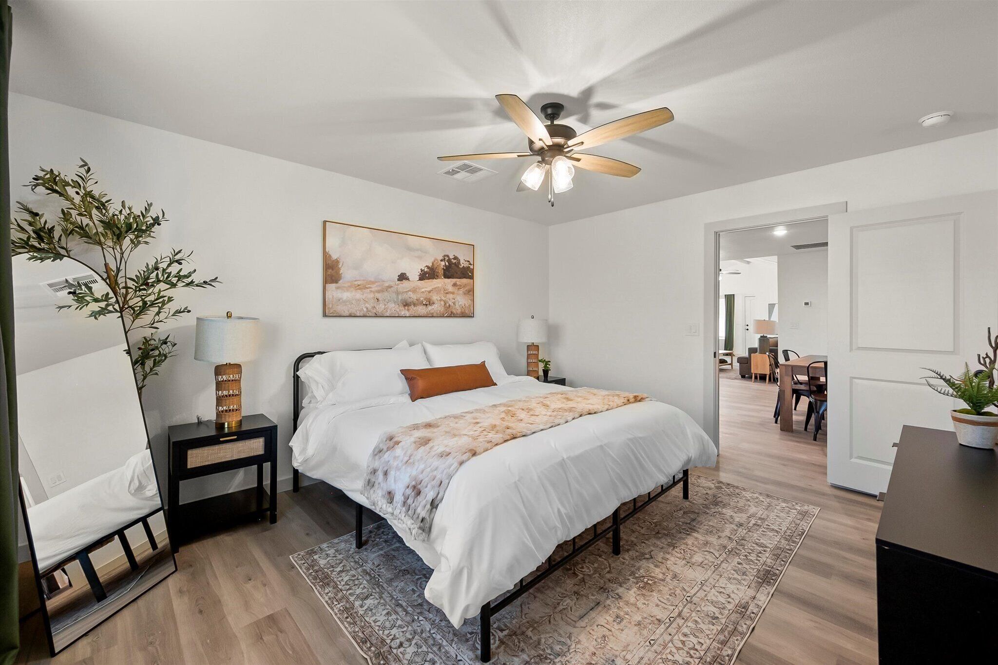 3 bedrooms, iron/ironing board, WiFi, bed sheets