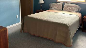 5 bedrooms, WiFi, bed sheets