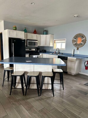 Mikrowelle, Ofen, Herdplatte, Geschirrspüler