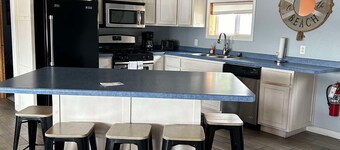 5 Bedroom Lake Condo w/Transportation to the NFL Draft 2025