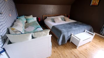 1 bedroom, iron/ironing board, WiFi, bed sheets