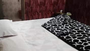 Quarto casal luxo | Quartos à prova de som, ferros/tábuas de passar roupa, Wi-Fi de cortesia