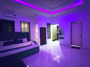 4 chambres, fer et planche à repasser, Wi-Fi, draps fournis