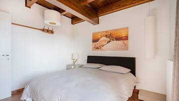 1 chambre, fer et planche Ă repasser, Wi-Fi gratuit, draps fournis