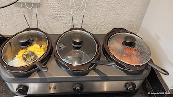 Az árban foglalt svédasztalos reggeli mindennap