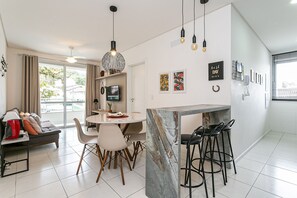 Dining - WI-FI 1GB | 600m from Canasvieiras Beach #CANA12 (Florianópolis)