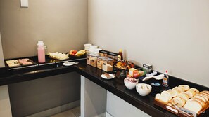 매일 뷔페 무료 아침 식사 포함