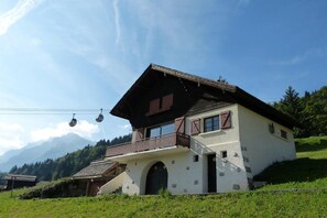 Exterior - Chalet, view mountain, terrace, fireplace or stove, tv, 100m², La Clusaz (La Clusaz)